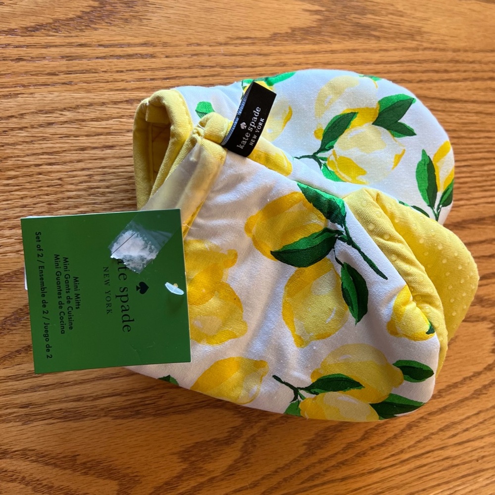 NWT Kate Spade Set of 2 Lemon Mini Mitts